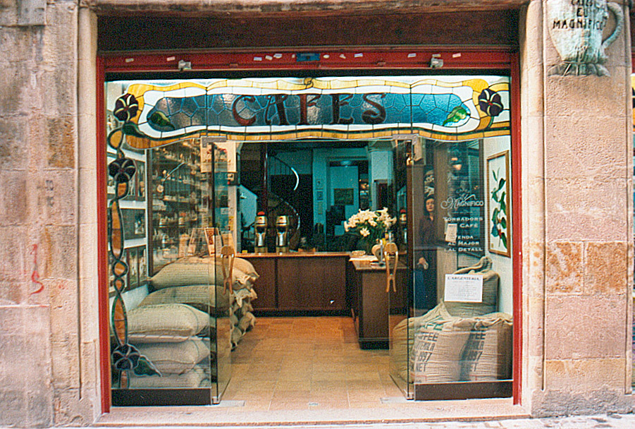 Tienda El Born. Reapertura. Vista de la entrada antes de la reforma | Cafés El Magnífico